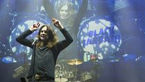 Ozzy Osbourne bhem praskho vystoupen Black Sabbath.