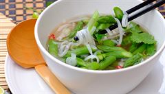 Chilli papri�ky a koriandr dodají polévce pikantní chu�