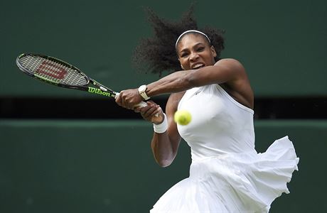 Serena Williamsová ve tvrtfinále Wimbledonu.