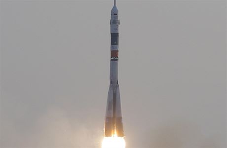 Kosmick lo Sojuz MS pi startu.
