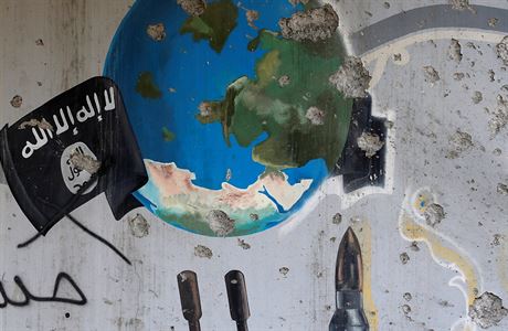 Graffiti vytvoené bojovníky teroristické organizace Islámský stát na zdi...