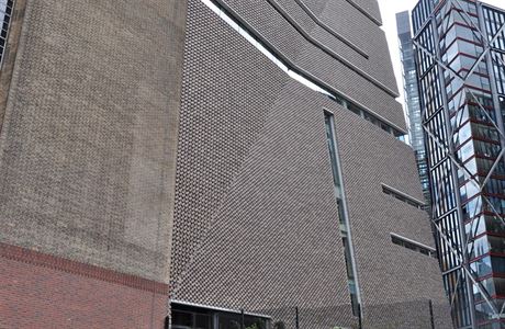 Znm londnsk galerie Tate Modern je po ervnovm rozen jet vt...