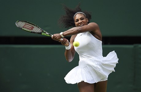 Serena Williamsová ve tvrtfinále Wimbledonu.