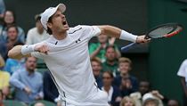 Andy Murray se raduje z vítězného utkání