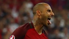 Zcela normálu se vymyká portugalský kídelník Ricardo Quaresma. Pod oima ml...