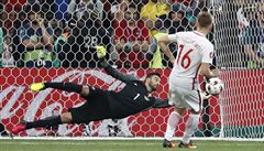 Polsko vs. Portugalsko (Patricio chytá penaltu Baszczykowskiho).