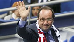 Francouzsk prezident Hollande pijede do Prahy. Setk se se Zemanem a Sobotkou
