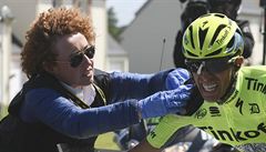 Oetování Contadora v první etap Tour de France.