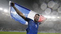 Giroud slaví francouzský postup do semifinále Eura.