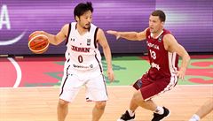 Blbí a blbější. Japonští basketbalisté byli vyloučeni kvůli noci s ženami, balili je v týmovém oblečení
