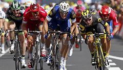 Spurt tvrté etapy Tour de France 2016.