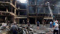 Při nedělních atentátech zahynulo v Bagdádu 120 lidí, stojí za nimi Islámský stát