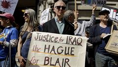 Protestant volající po spravedlnosti v Iráku a Mezinárodním soudu pro bývalého...