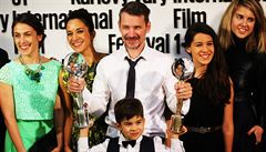 Kiálový globus karlovarského festivalu získal film Rodinné tstí