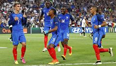 Fotbalisty Francie hnalo za postupem do finále domácí publikum