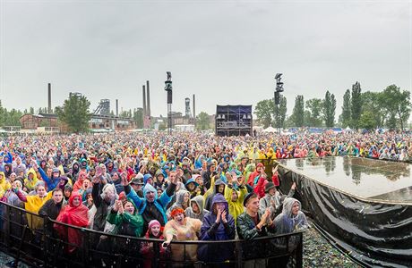 COLOURS POTŘETÍ: Festival aspiruje na nový název. Colours of pláštěnky |  Kultura | Lidovky.cz