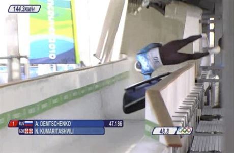 Osudný pád gruzínského sákae Nodara Kumaritaviliho na olympiád ve...