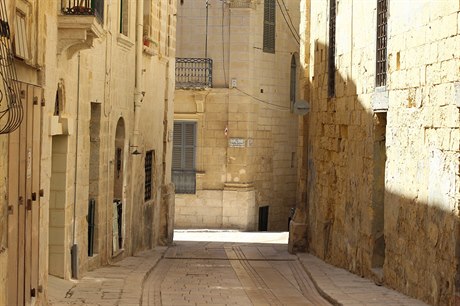 Maltské uliky jsou klikaté, co pomáhalo rytím v boji.