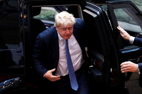 Boris Johnson přijíždí do Bruselu na setkání ministrů zahraničí.