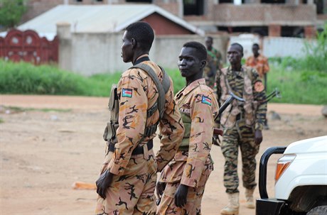 Ozbrojené jednotky v ulicích hlavního města Juba.