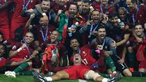 Finále Eura 2016: Portugalsko - Francie (Portugalci s trofejí)