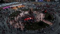 Nmst Taksim v Istanbulu - puistick vojky vystdali Erdoganovi pznivci