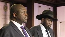 Nesmiřitelní soupeři? Viceprezident Riek Machar (vlevo) a prezident Salva Kiir...