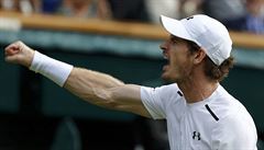 Andy Murray slaví ve finále Wimbledonu.