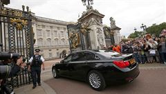 Nová britská premiérka Theresa Mayová pijídí do Buckinghamského paláce