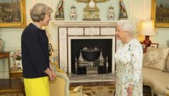 Theresa Mayová na audienci u britské královny Albty II.