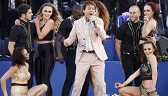 Zp�vák Cliff Richard na koncert�