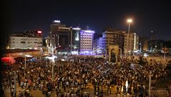 Podporovatele prezidenta Ergogana na námstí Taksim.