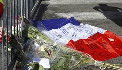 Francie drí smutek za obti z Nice.