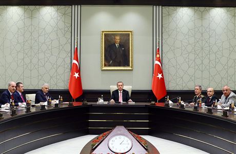 Tureck prezident Recep Tayyip Erdogan na mimodnm zasedn Nrodn...