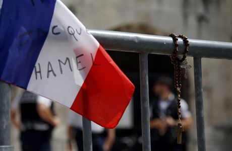 Fotogalerie: Francouzští policisté střeží ulice. Výjimečný stav kvůli  teroristickým útokům...