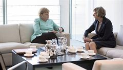Nmecká kancléka Merkelová s britskou ministerskou pedsedkyní Mayovou.