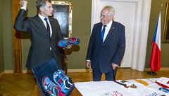 éf eského olympijského výboru Jií Kejval s prezidentem Miloem Zemanem.