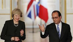 Francouzský prezident Francois Hollande a britská premiérka Theresa Mayová.