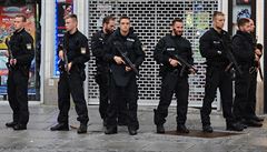 Policejní jednotky před hotelem Stachus v Mnichově, krátce po teroristickém...