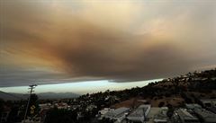 Kou� nad Los Angeles.