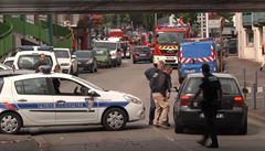 Útočník z francouzského kostela musel nosit náramek, v době útoku byl vypnutý