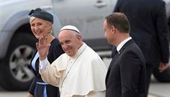Papee Frantika pivítal polský prezident Duda se svou enou.