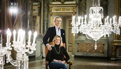 Lustry na konci 18. století vyrobili etí sklái, majitel milánského paláce je...