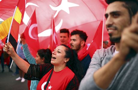 Erdoganovi odprci i pravicoví radikálové chystají proti demonstraci hned tyi...