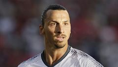 Zlatan Ibrahimovic se proadil krátce po úvodu zápasu a pomohl k výhe 5:2 na...
