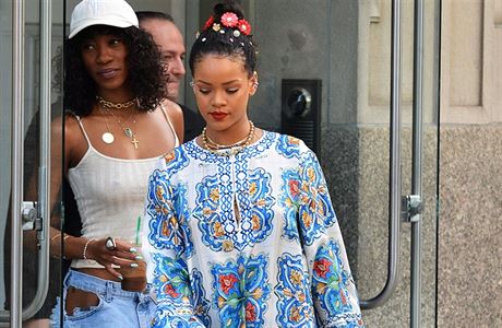 Na nákupech v nm byla spatena (a vyfotografována) teba módní ikona Rihanna