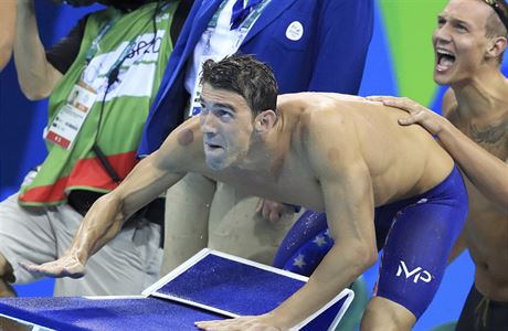 Michael Phelps se raduje z 19. olympijsk medaile.