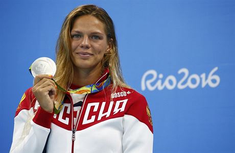 Rusk plavkyn Julia Jefimovov se stbrnou medail.