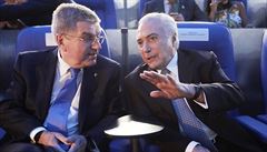 Pedseda MOV Thomas Bach a prozatímní brazilský prezident Michel Temer.