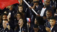 Slavnostní zahájení olympijských her v Riu (výprava Francie, vlajku nese obr -...